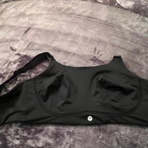 Livi Active by Lane Bryant medium support sports bra 46DD